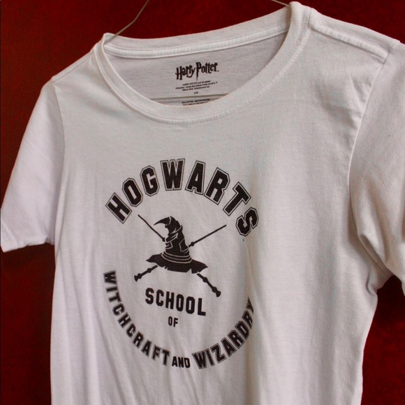 Hogwarts graphic tee - Picture 2 of 3